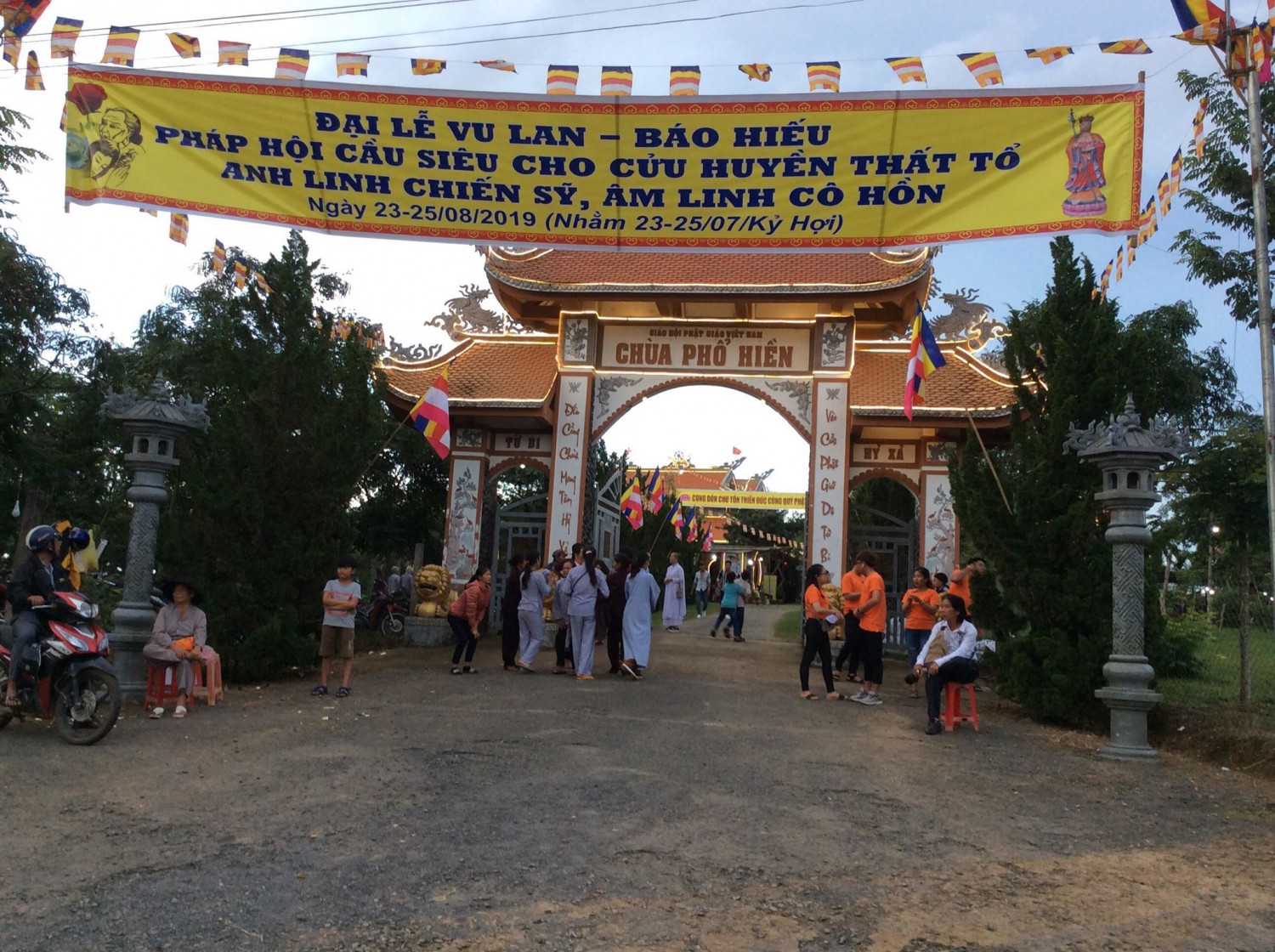 Chùa Phổ Hiền tổ chức ngày lễ Vu lan & tri ân phật tử ủng hộ xây nhà an táng nghĩa trang xã Lộc thành